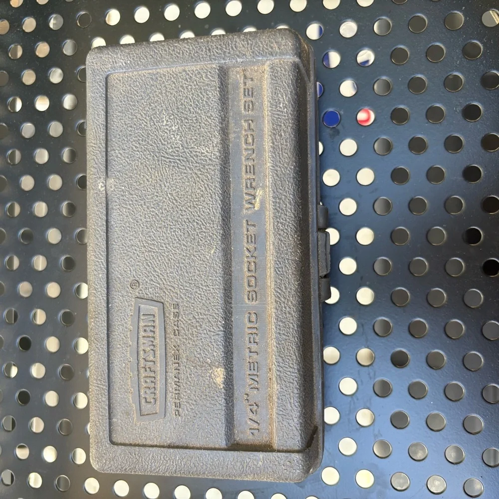 Socket Wrench Set with Screwdriver - Picture 5 of 5